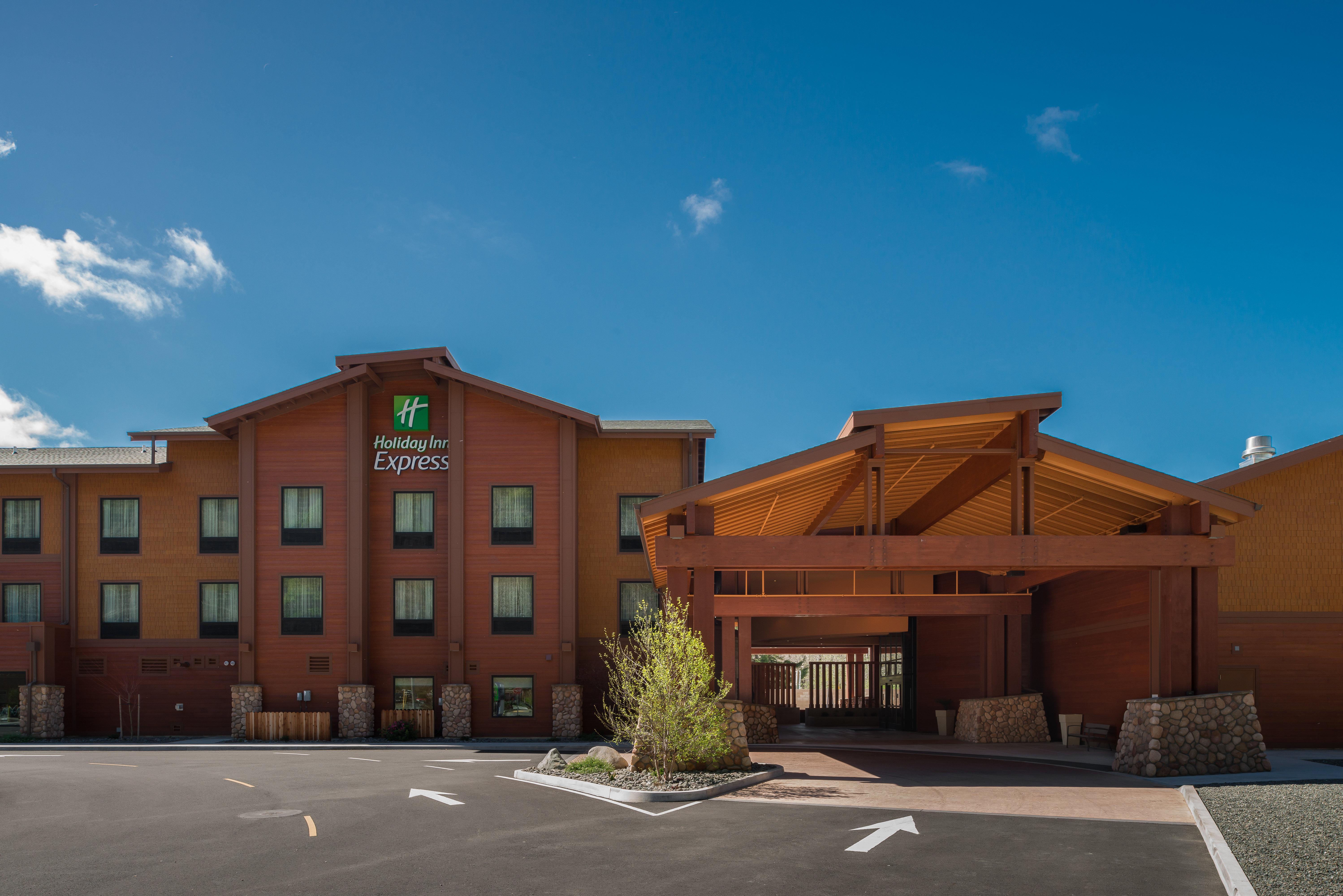 Holiday Inn Express Redwood National Park By Ihg Klamath Exterior photo