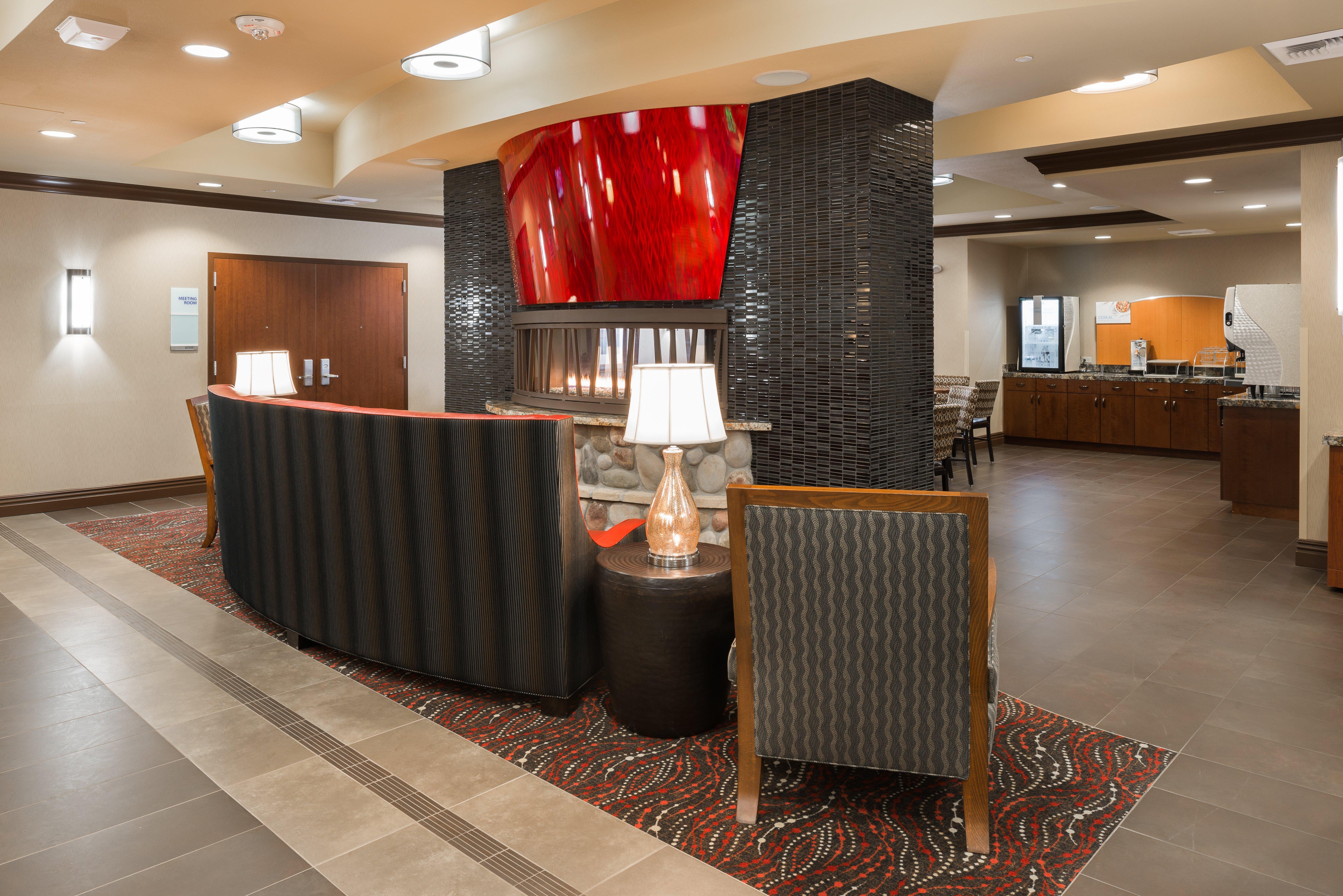 Holiday Inn Express Redwood National Park By Ihg Klamath Exterior photo