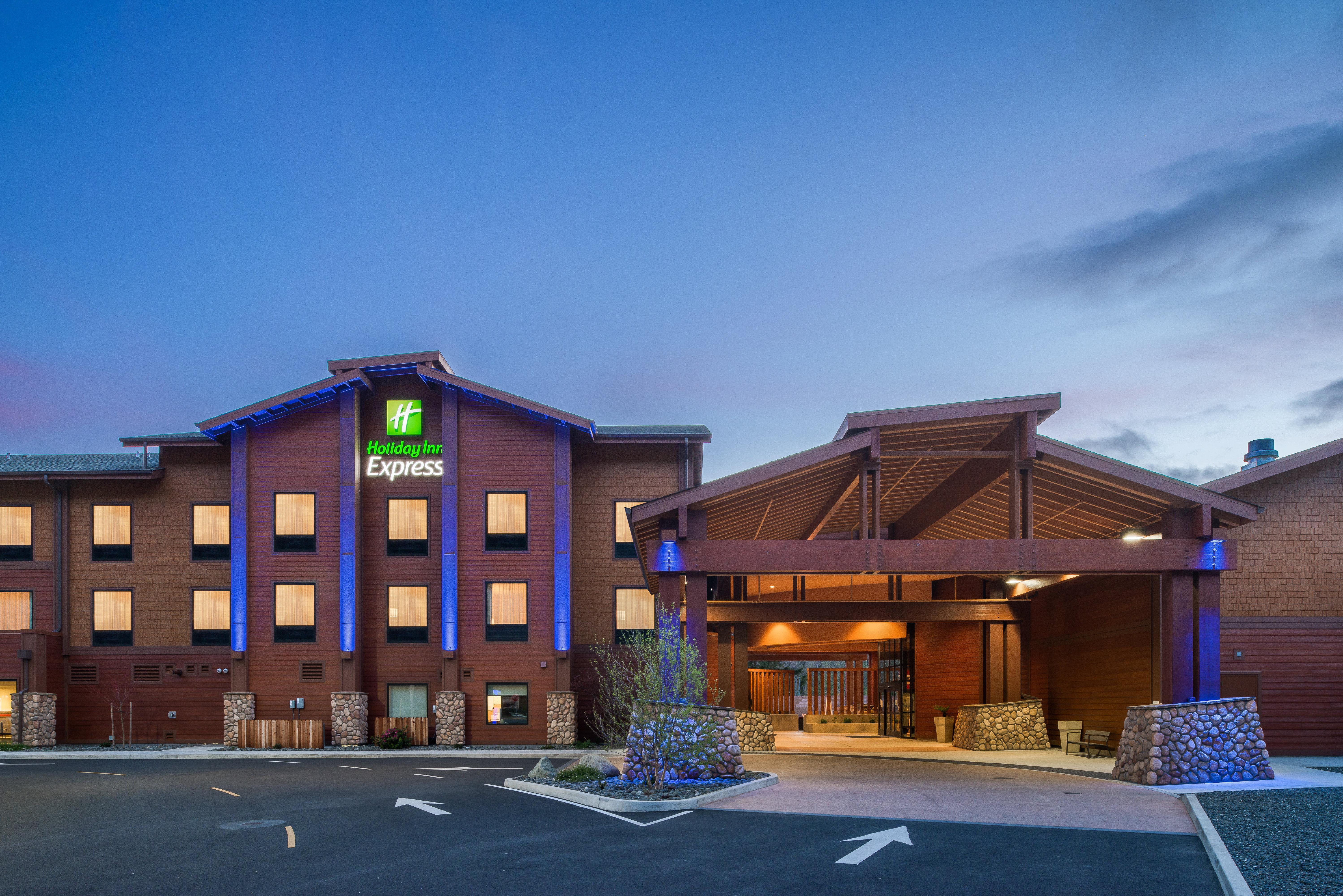Holiday Inn Express Redwood National Park By Ihg Klamath Exterior photo