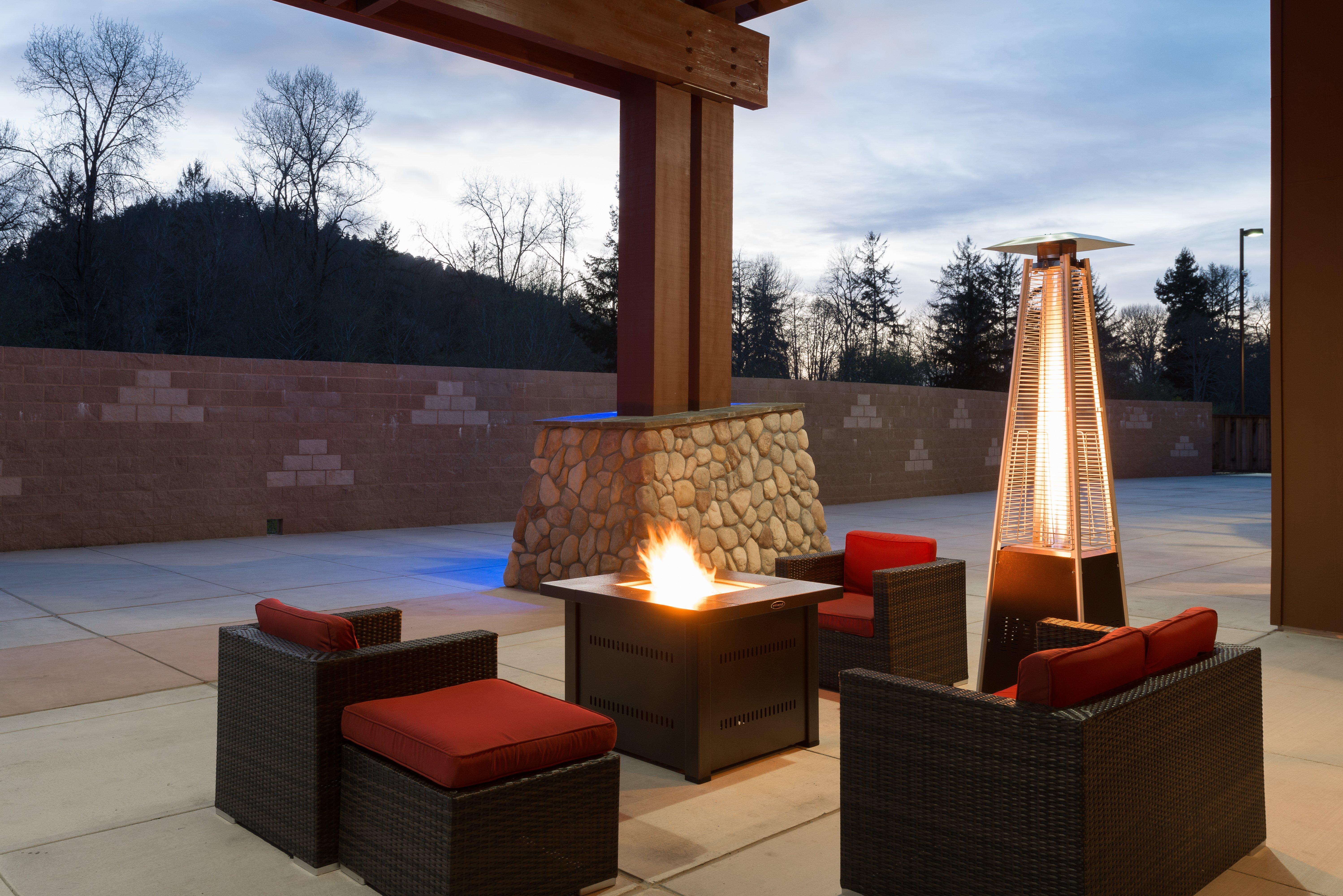 Holiday Inn Express Redwood National Park By Ihg Klamath Exterior photo