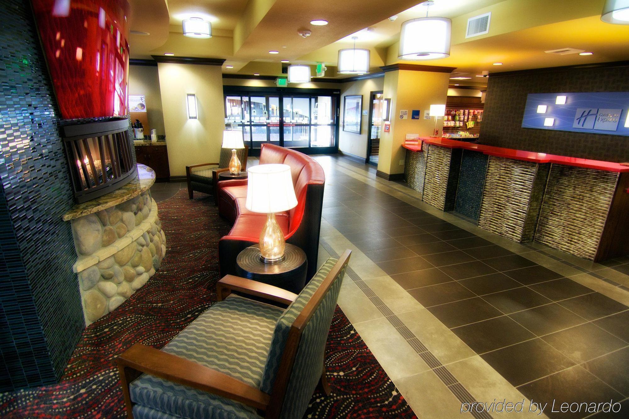 Holiday Inn Express Redwood National Park By Ihg Klamath Exterior photo